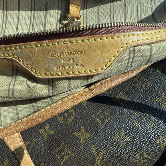 Authentic Louis Vuitton Neverfull MM - Picture 5 of 15
